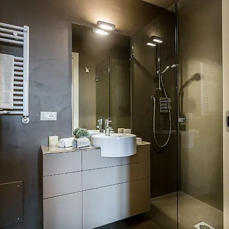 Casa Cachi 2, Modern Spacious 2 Bedrooms With Terrace And Elevator * Lucca